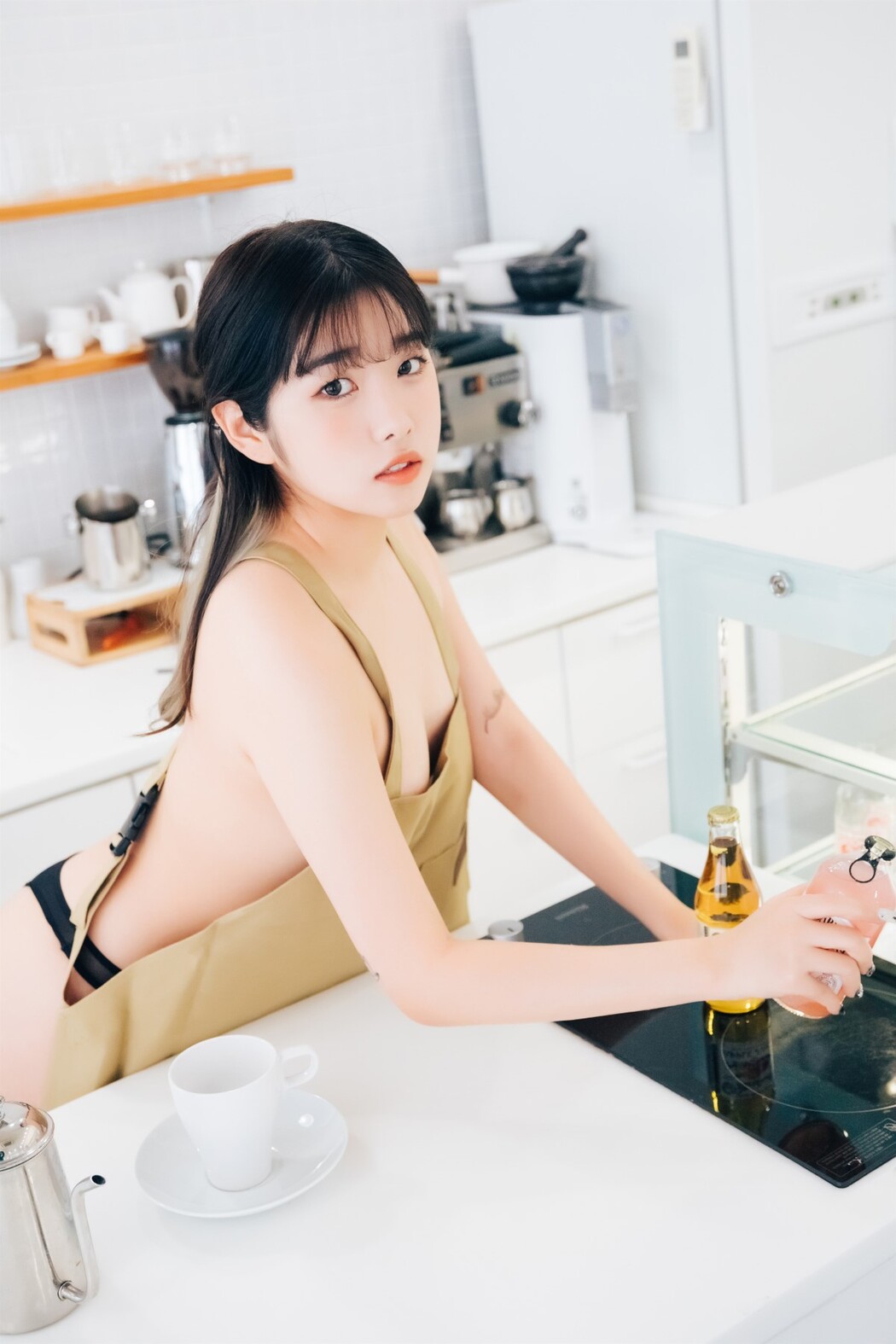 Loozy Sonson 손손 – Nude Apron