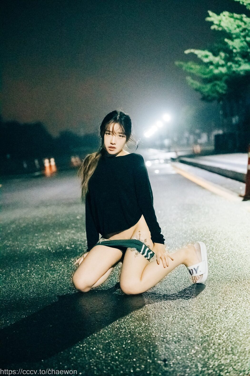 Loozy SonSon 손손 – Public Toilet A
