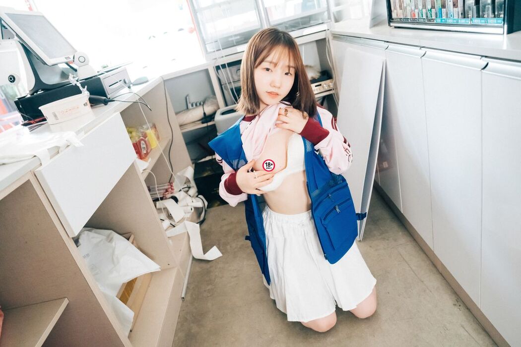 Loozy Yeri – Pocket Girl Alba B