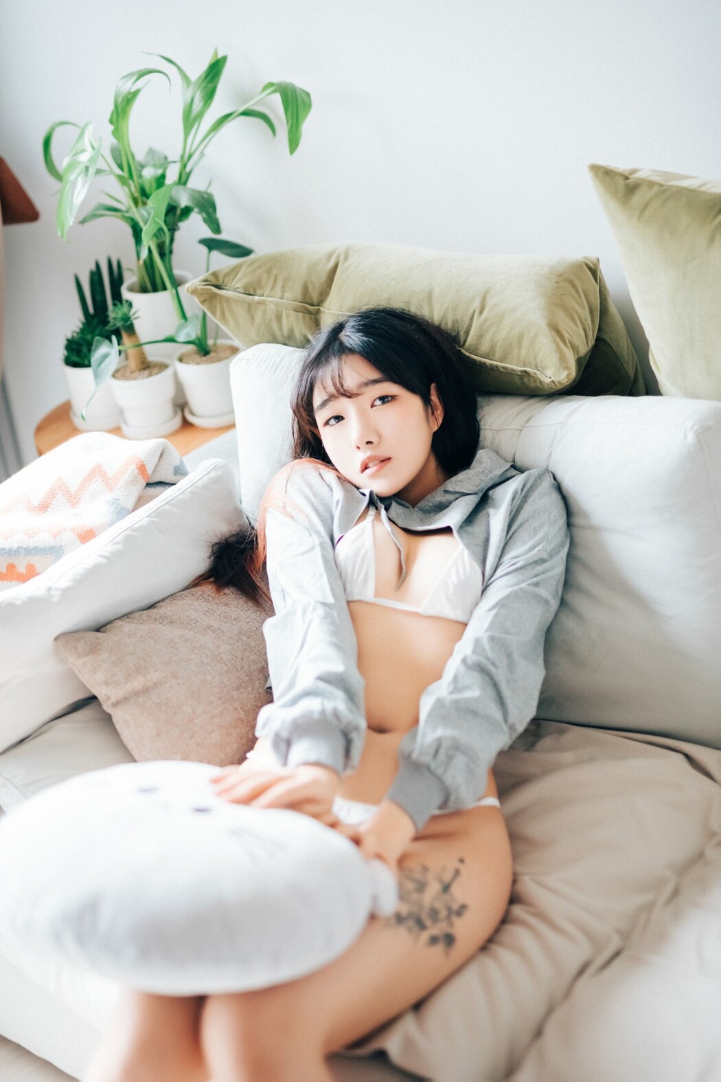 Loozy SonSon 손손 – Date At Home S Ver
