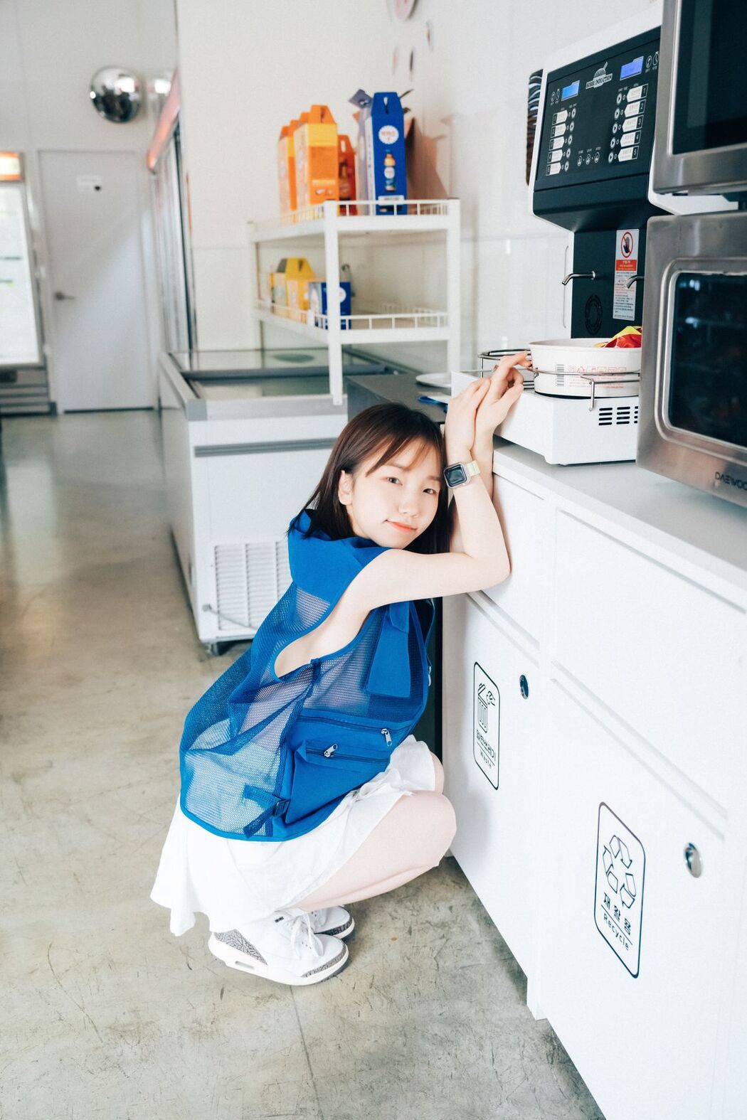 Loozy Yeri – Pocket Girl Alba A