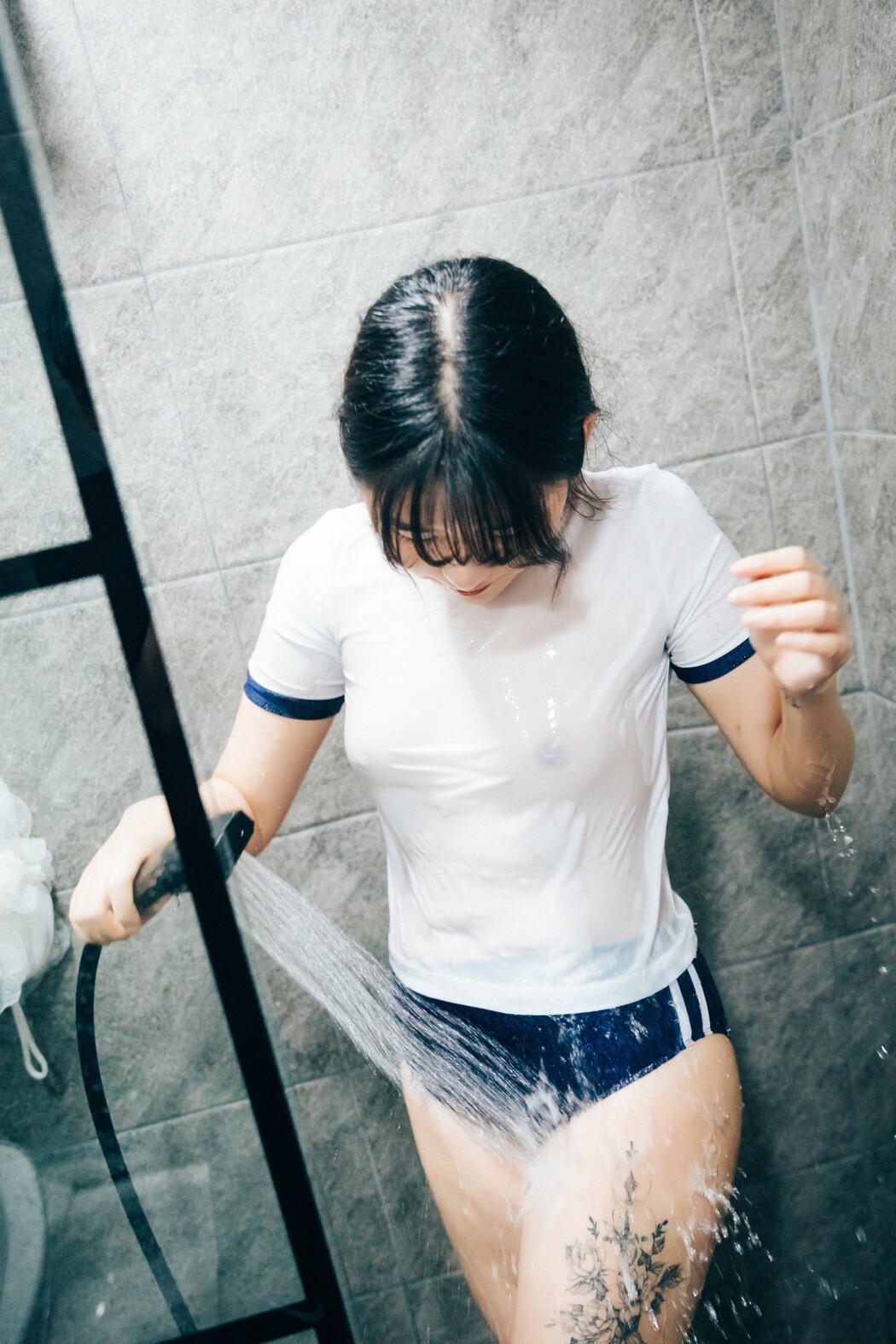 Loozy SonSon 손손 – Date At Home S Ver