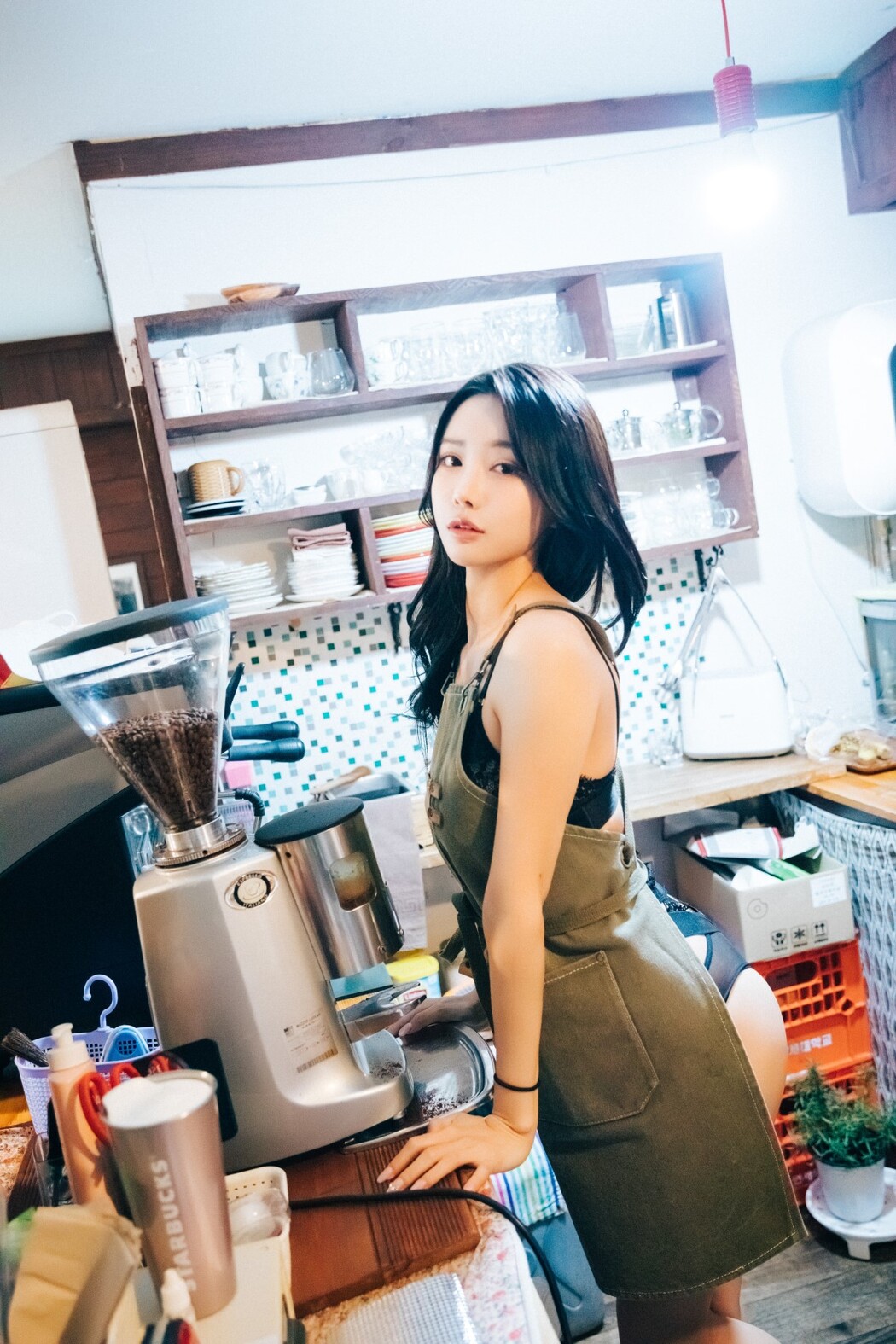 Loozy YeonYu 연유 – First Play S.Ver B