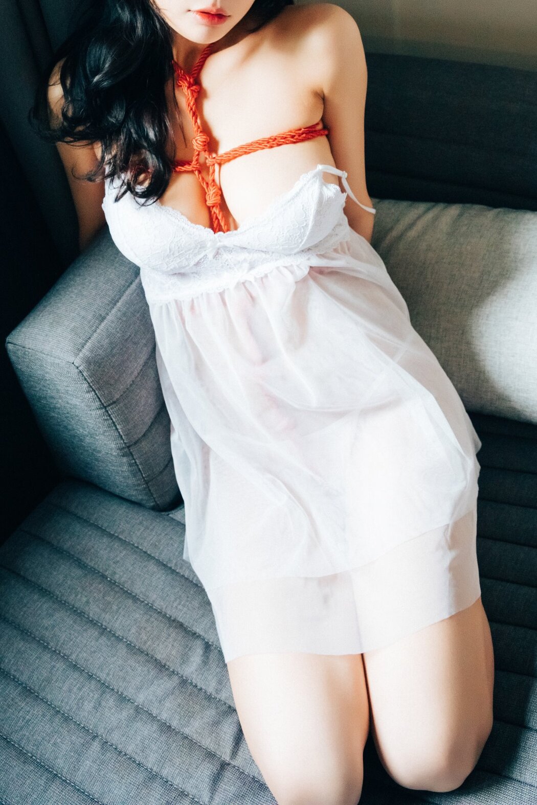 Loozy YeonYu 연유 – Take Off A Sticker A