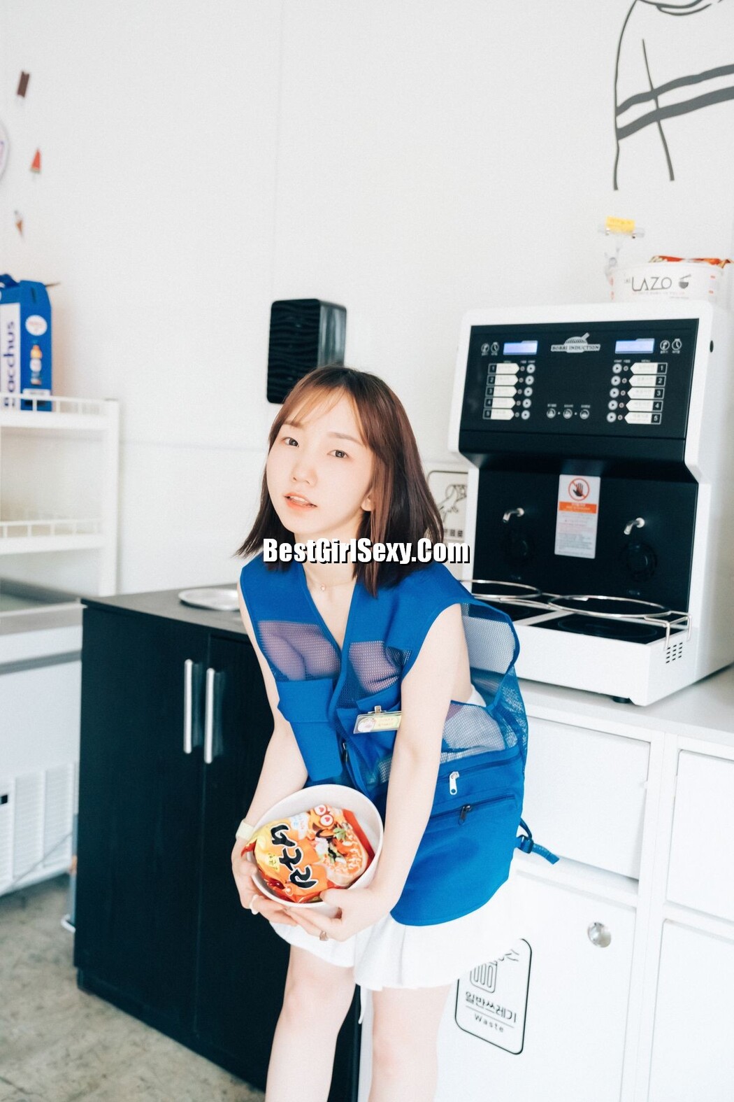 Loozy Yeri – Pocket Girl Alba A