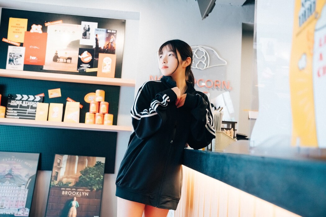 Loozy Sonson 손손 Cinema Girl S.Ver