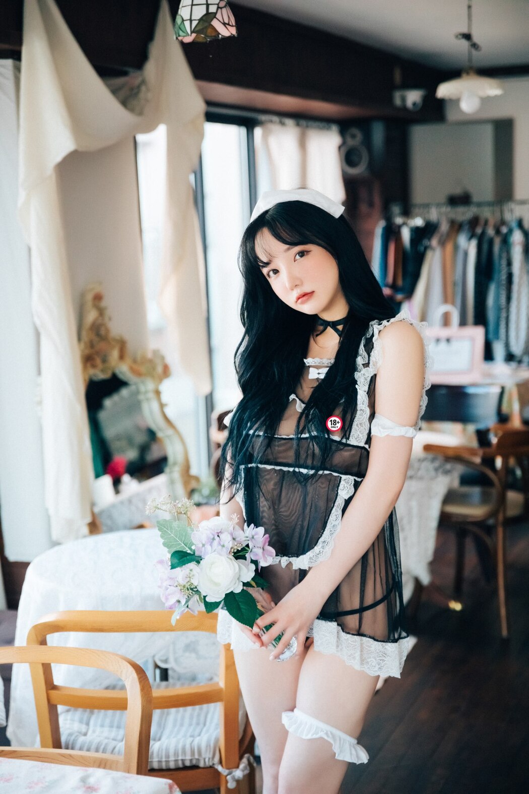Loozy Son Ye-Eun 손예은 – Fetish Cafe
