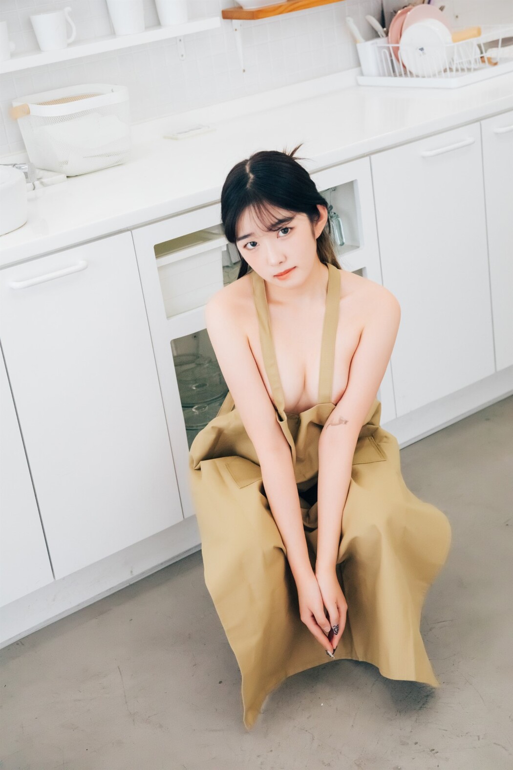 Loozy Sonson 손손 – Nude Apron