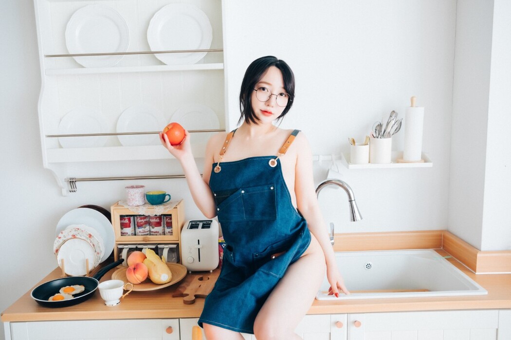 Loozy Son Ye-Eun 손예은 – Nudy Painter S.ver