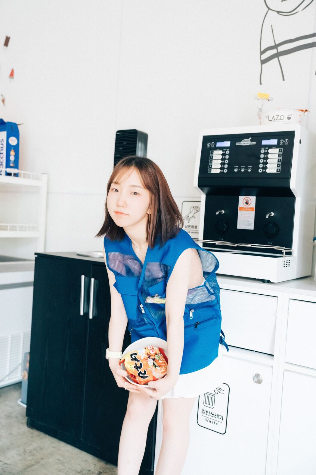Loozy Yeri – Pocket Girl Alba A