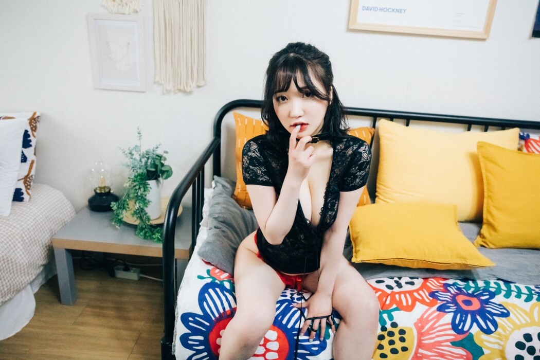 Loozy Son Ye-Eun 손예은 – Cream Party
