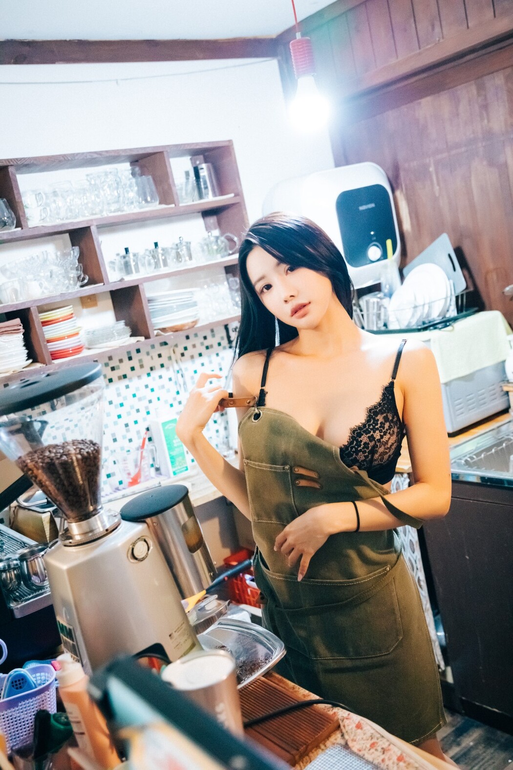 Loozy YeonYu 연유 – First Play S.Ver B