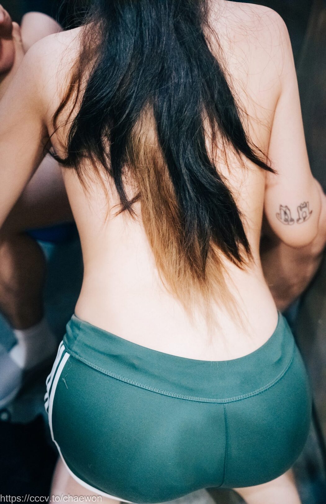 Loozy SonSon 손손 – Public Toilet B