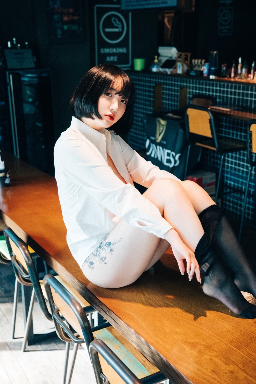 Loozy Son Ye-Eun 손예은 – Tainted Love Bar