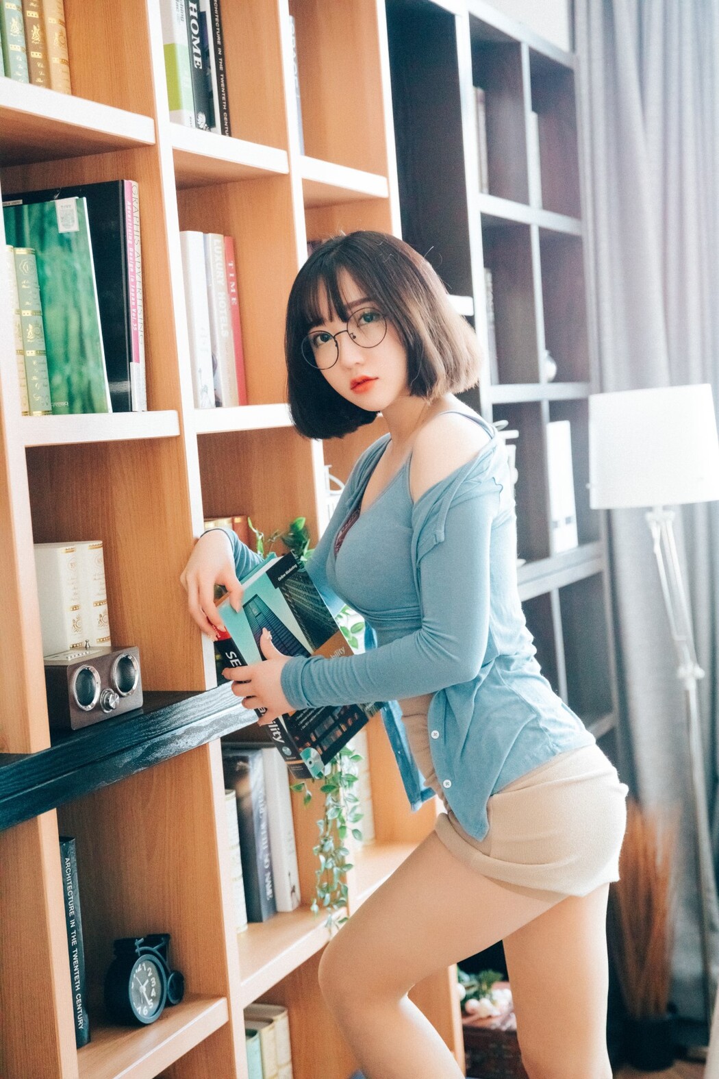Loozy Son Ye-Eun 손예은 – Librarian Girl