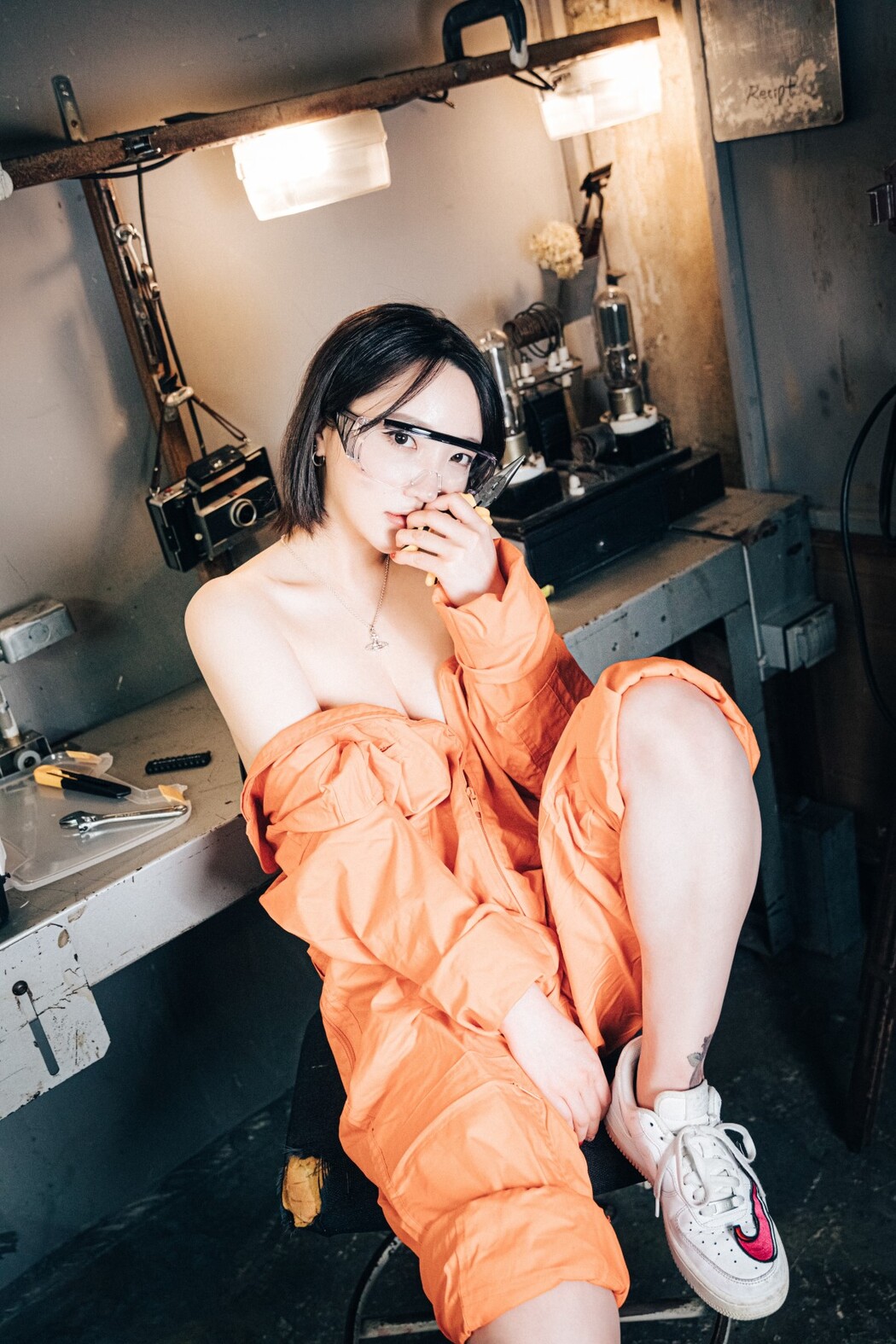 Loozy Son Ye-Eun 손예은 – Where Are My Tools