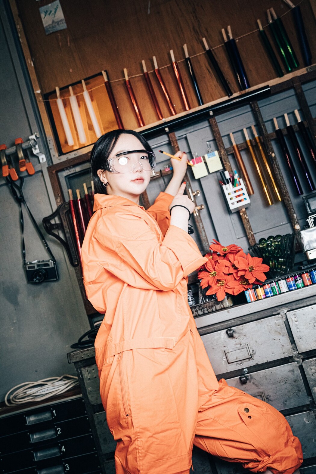 Loozy Son Ye-Eun 손예은 – Where Are My Tools