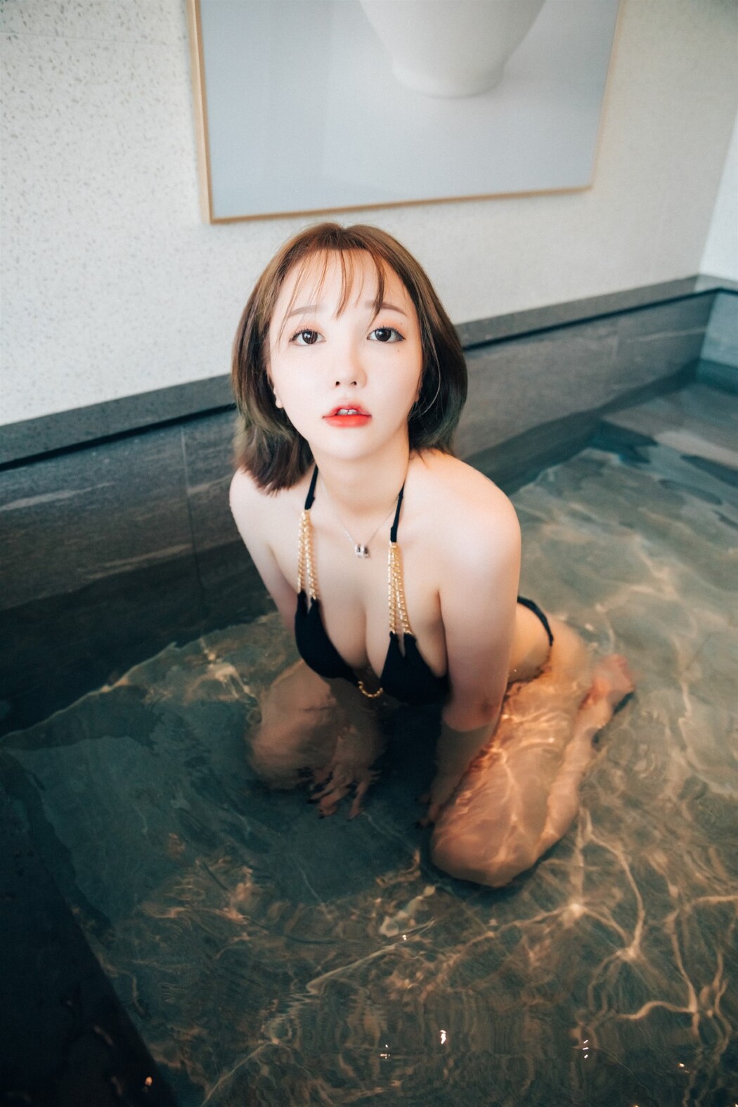 Loozy Son Ye-Eun 손예은 – Lover In Hotel Part 2