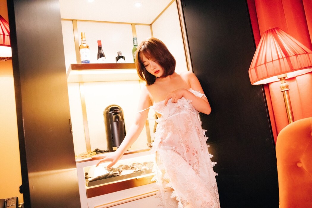 Loozy Son Ye-Eun 손예은 – Halloqueen S.Ver