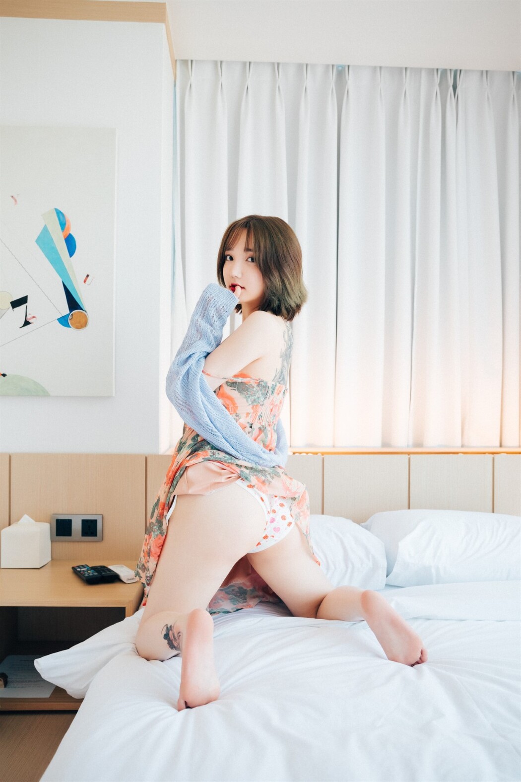 Loozy Son Ye-Eun 손예은 – Lover In Hotel Part 1