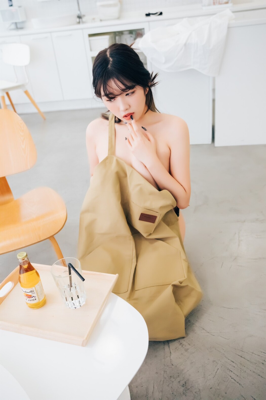 Loozy Sonson 손손 – Nude Apron