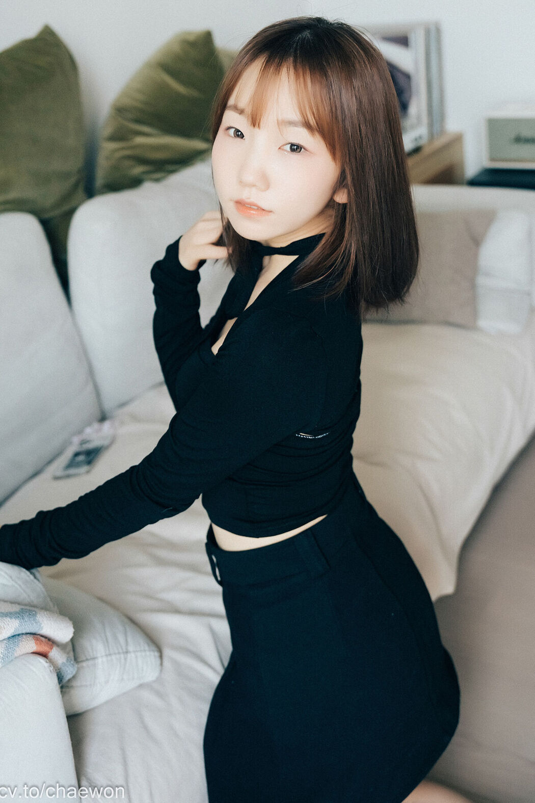 Loozy Yeri – Visitor Part1 Cover Photo