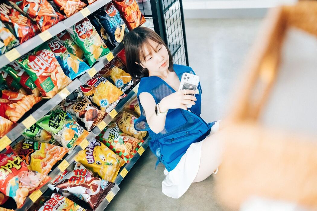 Loozy Yeri – Pocket Girl Alba A
