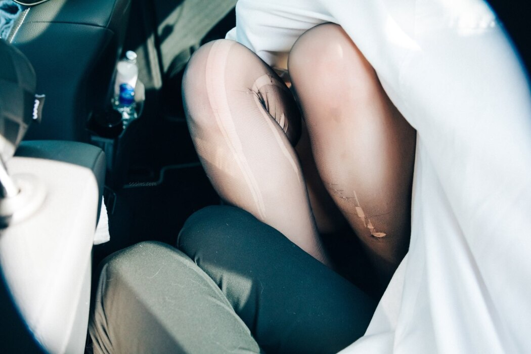 Loozy Sonson 손손 – Dog Plays