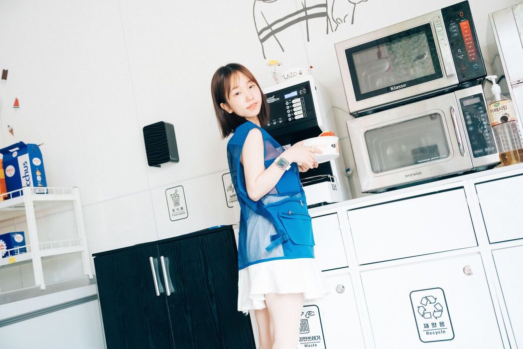 Loozy Yeri – Pocket Girl Alba A