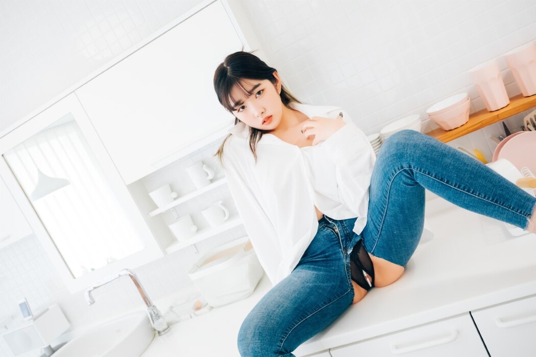 Loozy Sonson 손손 – Nude Apron