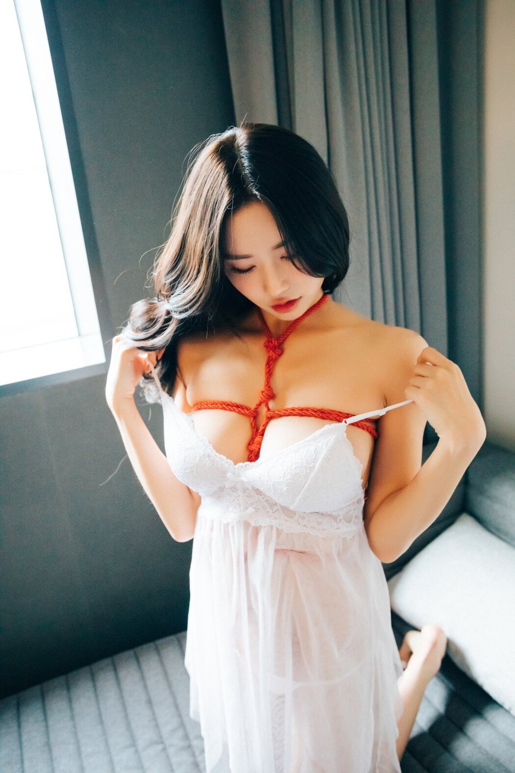 Loozy YeonYu 연유 – Take Off A Sticker A