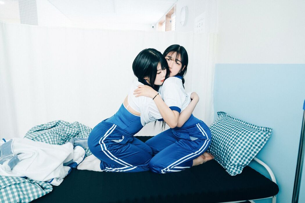Loozy Sonson 손손 x Zia 지아 – Bitch Academy B