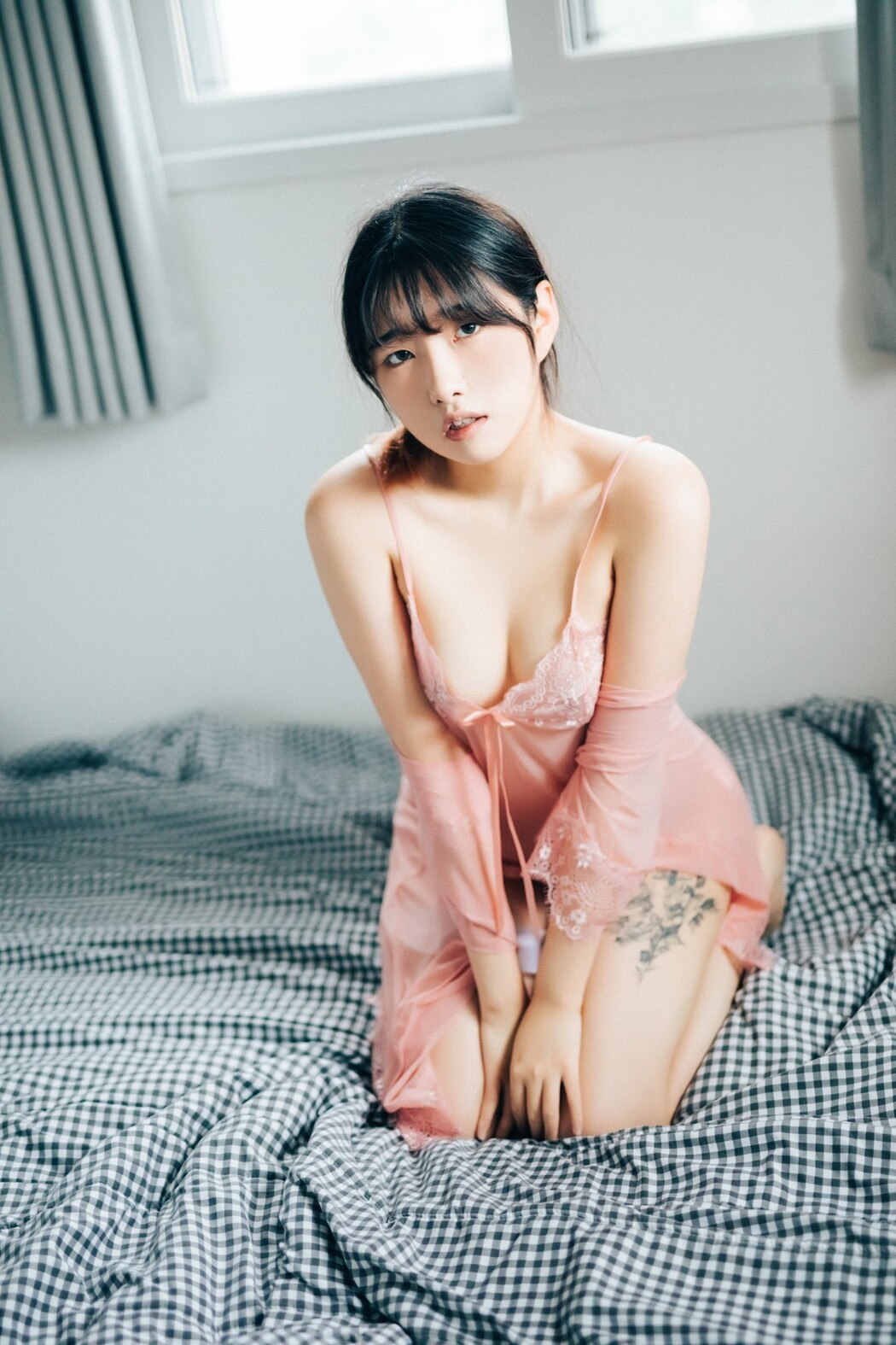 Loozy SonSon 손손 – Date At Home S Ver