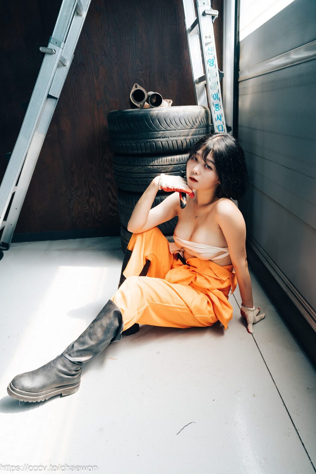 Loozy Zia 지아 – Garage Girl A