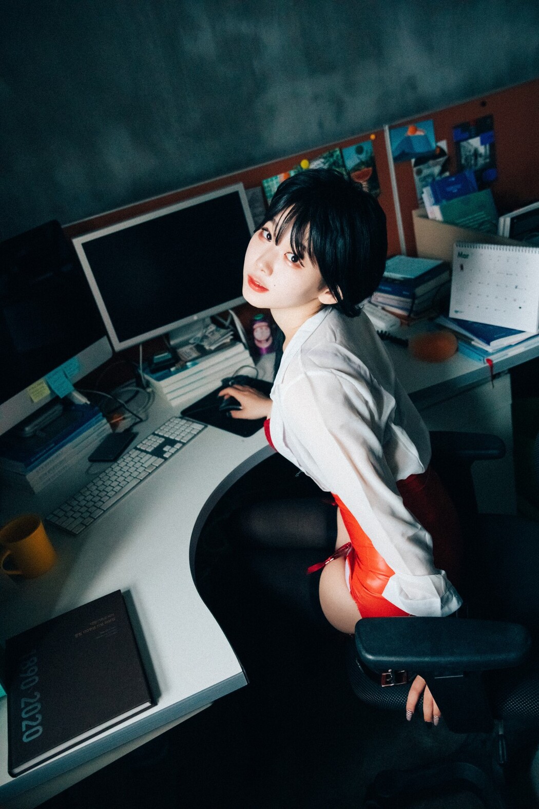 Loozy Zia 지아 – Office slave B