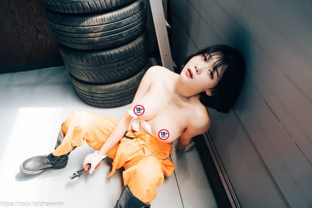 Loozy Zia 지아 – Garage Girl A