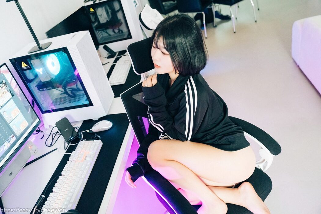 Loozy Zia 지아 – PC Room With SP A