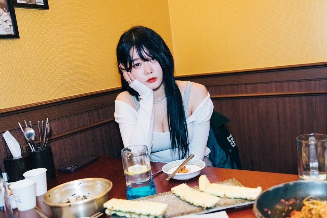 Loozy Zia 지아 – Fan Meeting 02 S.Ver A