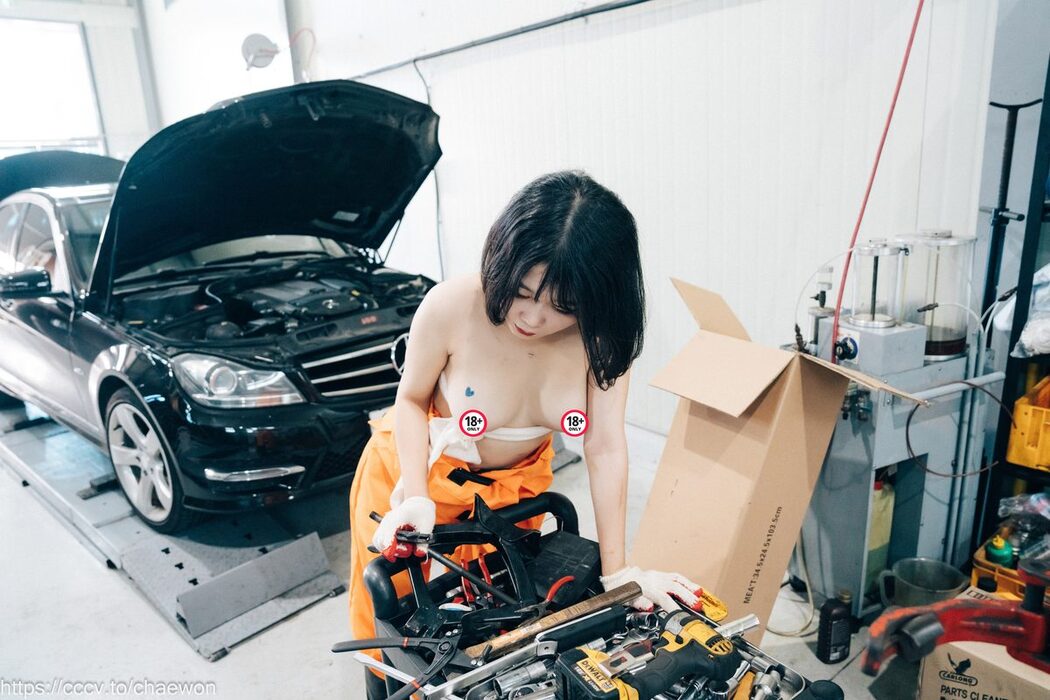 Loozy Zia 지아 – Garage Girl A