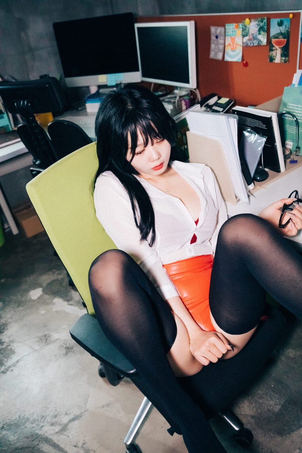Loozy Zia 지아 – Office slave A
