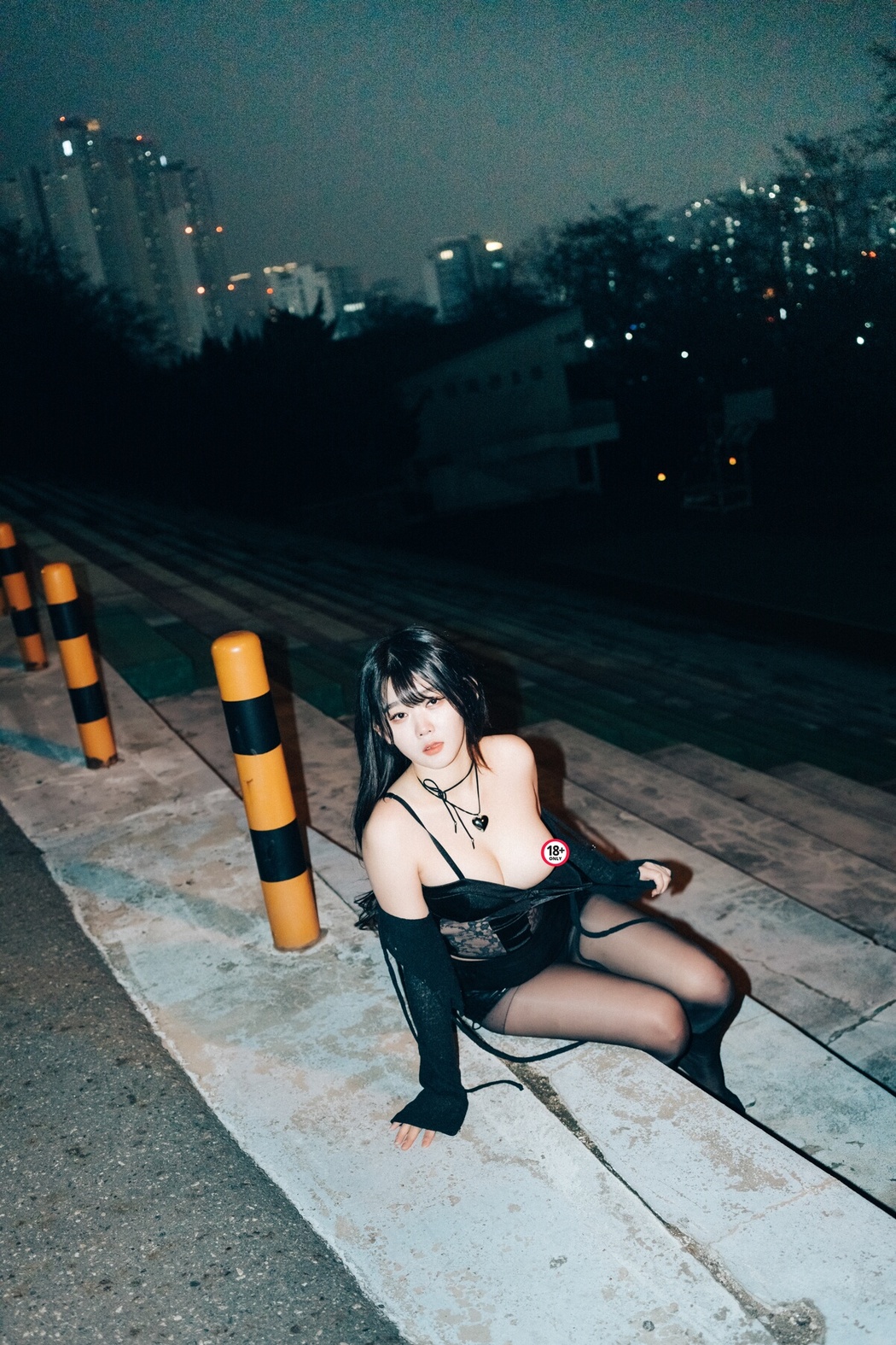 Loozy Zia 지아 – XXX At Night Road A