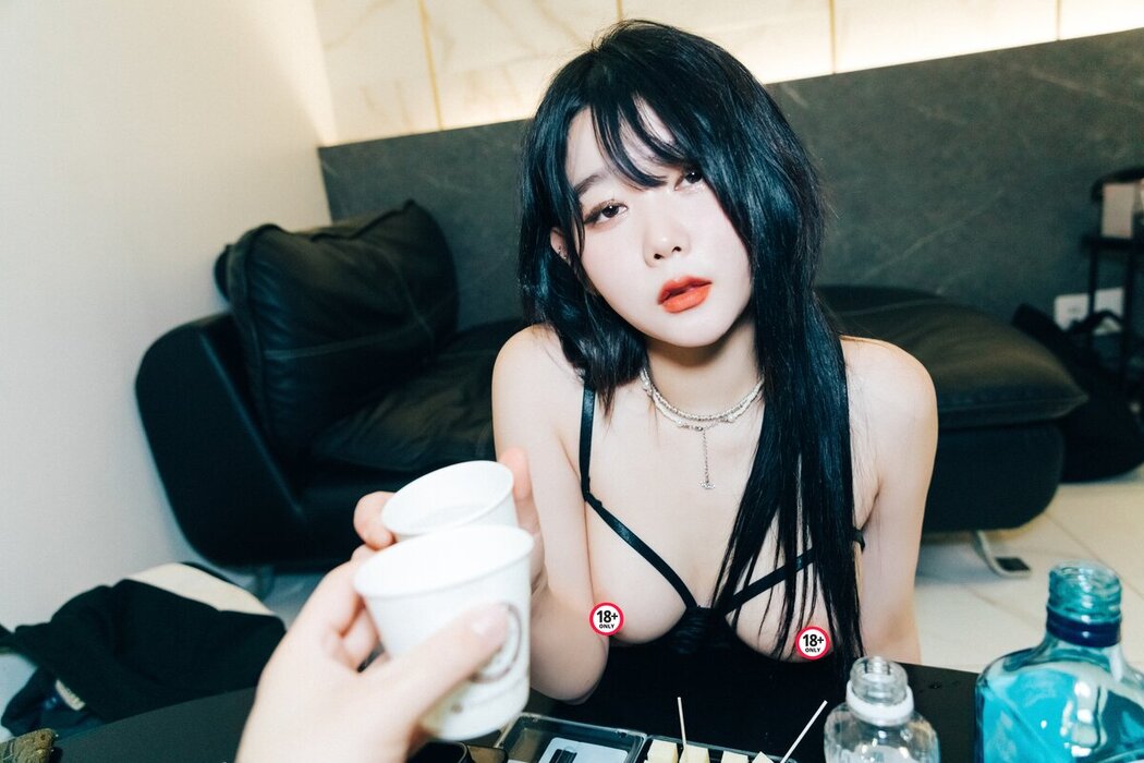Loozy Zia 지아 – Fan Meeting 02 S.Ver B