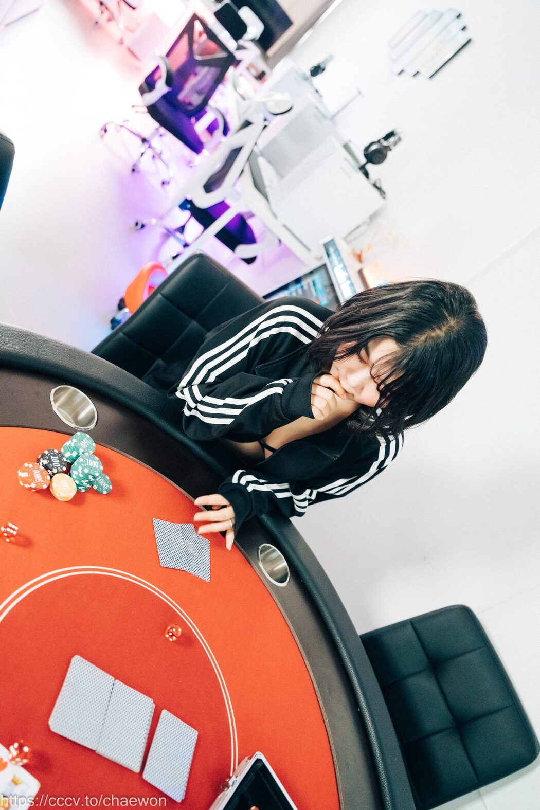 Loozy Zia 지아 – PC Room With SP A