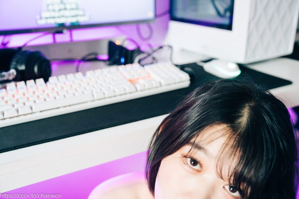 Loozy Zia 지아 – PC Room With SP B