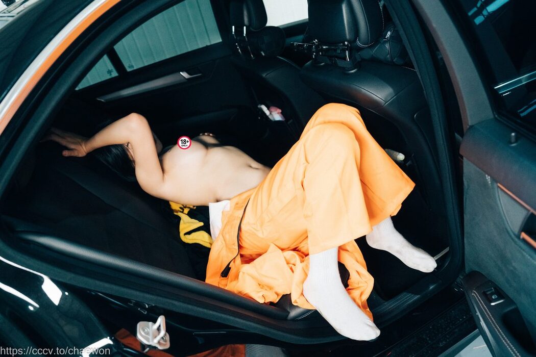 Loozy Zia 지아 – Garage Girl B