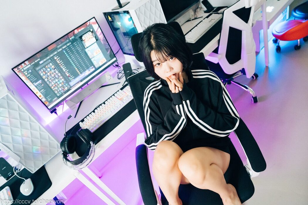 Loozy Zia 지아 – PC Room With SP A