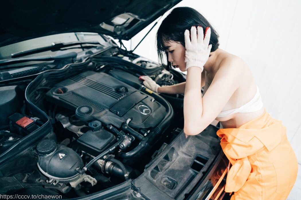 Loozy Zia 지아 – Garage Girl A