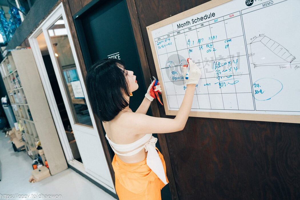 Loozy Zia 지아 – Garage Girl A