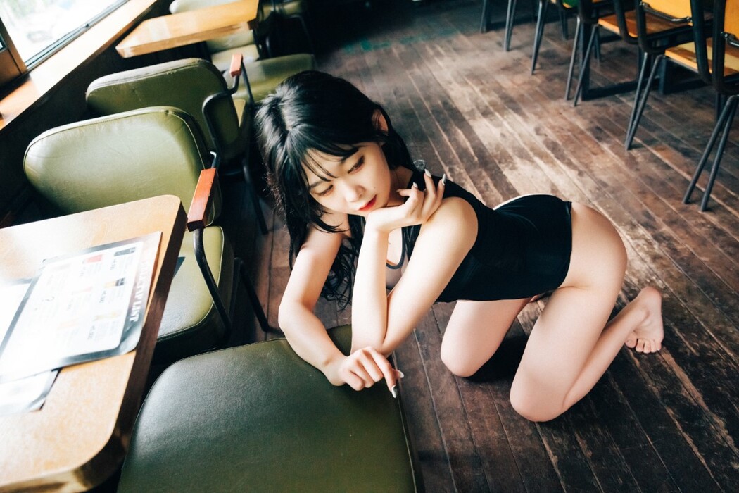Loozy Zia 지아 – SM Bar B