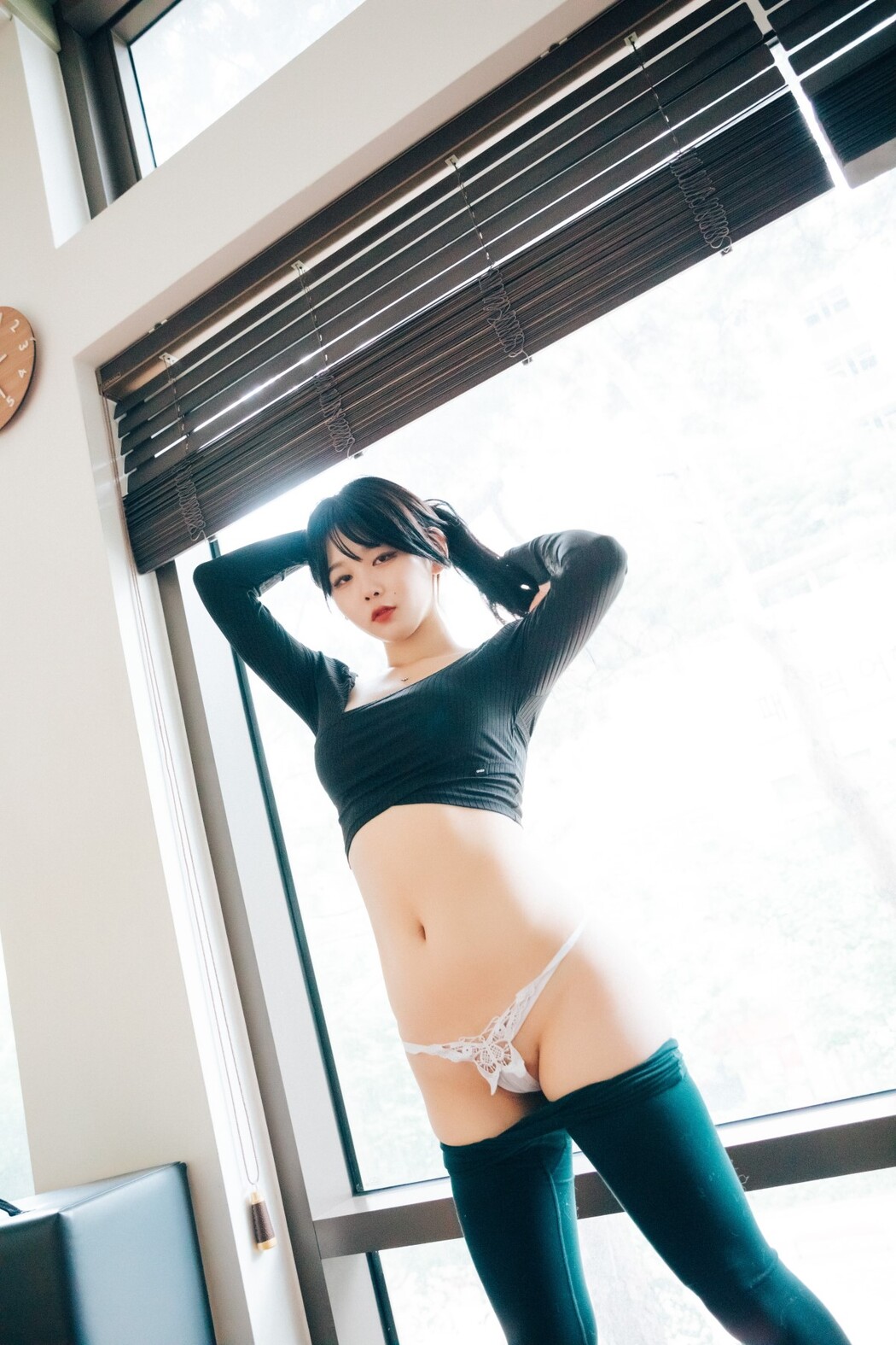 Loozy Zia 지아 – Pilates Instructor Full.Ver B
